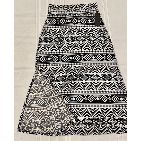 FYLO London Aztec Maxi Skirt - Black & Ivory - size M - NWT - Picture 2 of 4